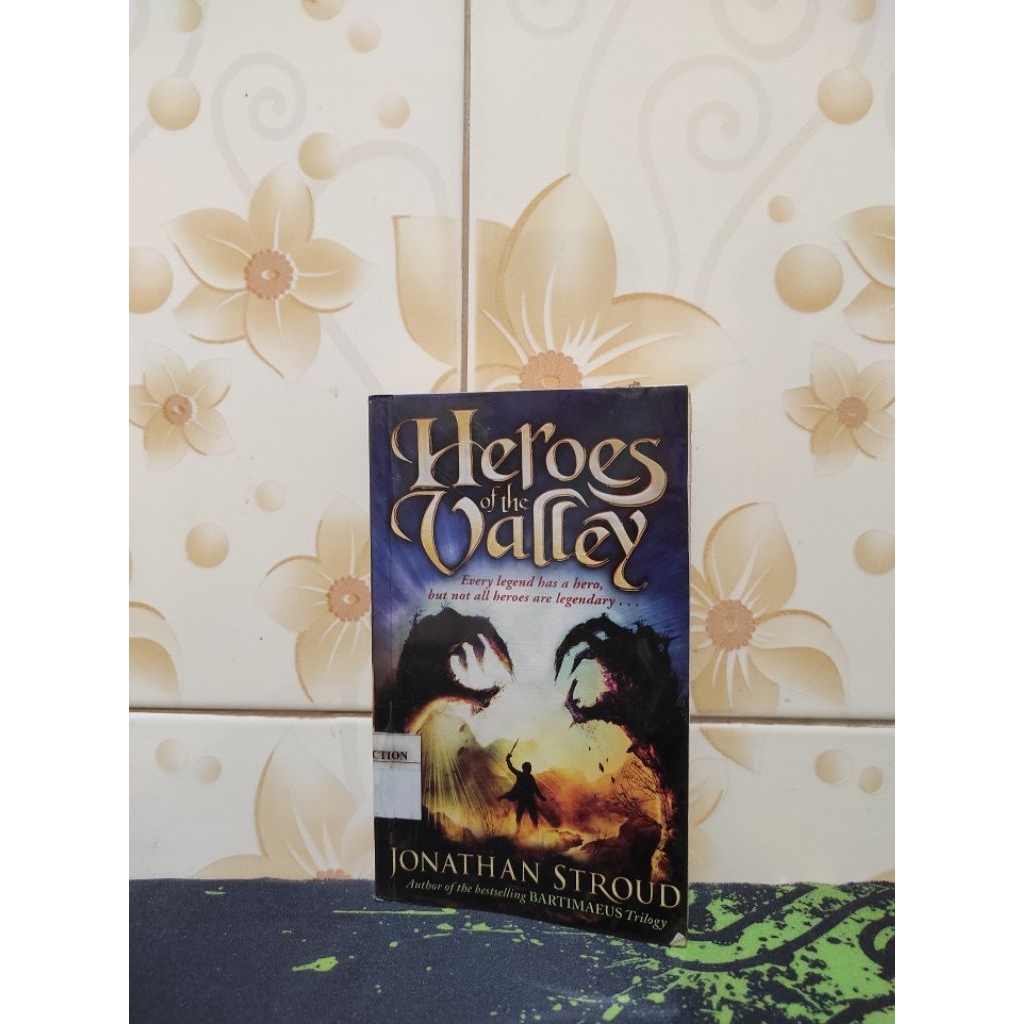 (The Circus Reading Book) Heroes Of The Valley Jonathan Stroud