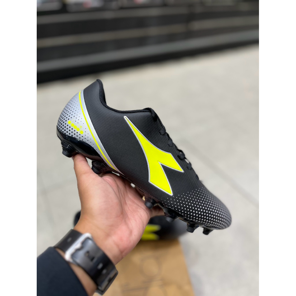 Chaussures Diadora Pichichi 7 TT Noir - Synthétique, Trainers Gazon Synthétique