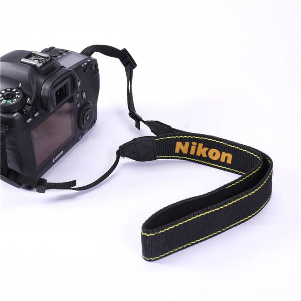 MegaGear MG088 Funda De Neopreno Para Nikon D3500, D5600 Y Más – Protección Ultraligera Ideal Para Viajes