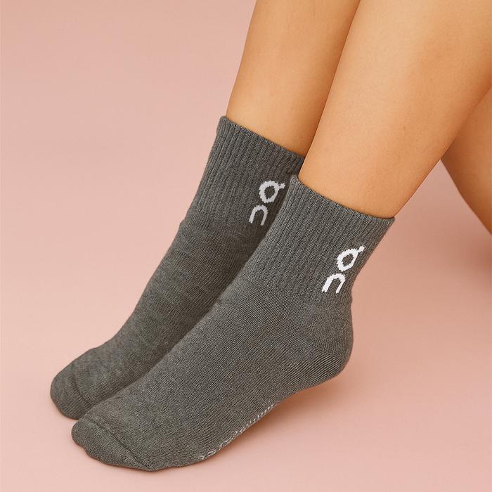 A Pair of Premium Thick OC Oncloud Socks, Short Length, Jogging ...