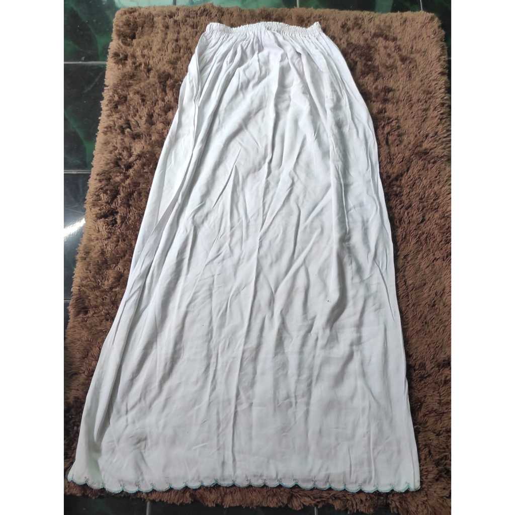 Secondhand/Preloved White Bottom Prayer Robe with Lace (Medium Size ...