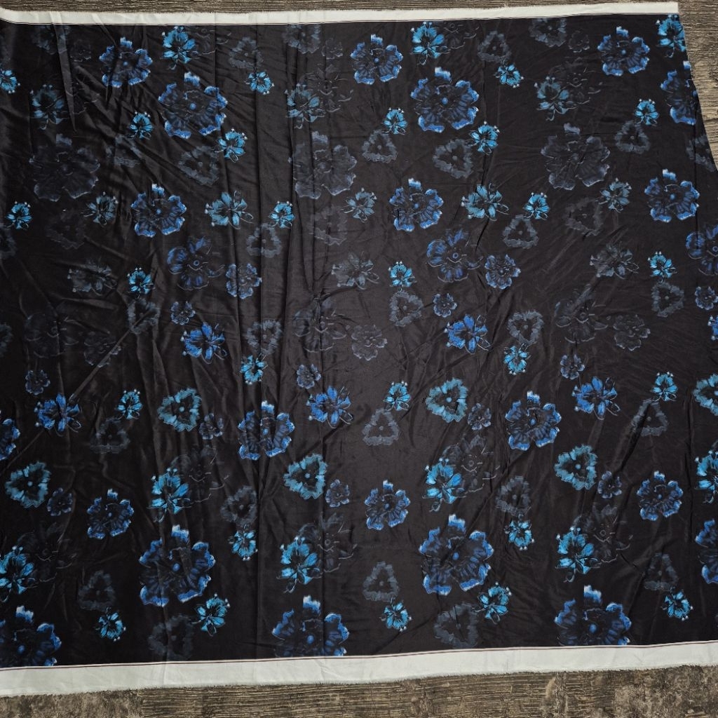 Premium Silk Fabric with Pattern - Silk Garment Fabric with Pattern ...