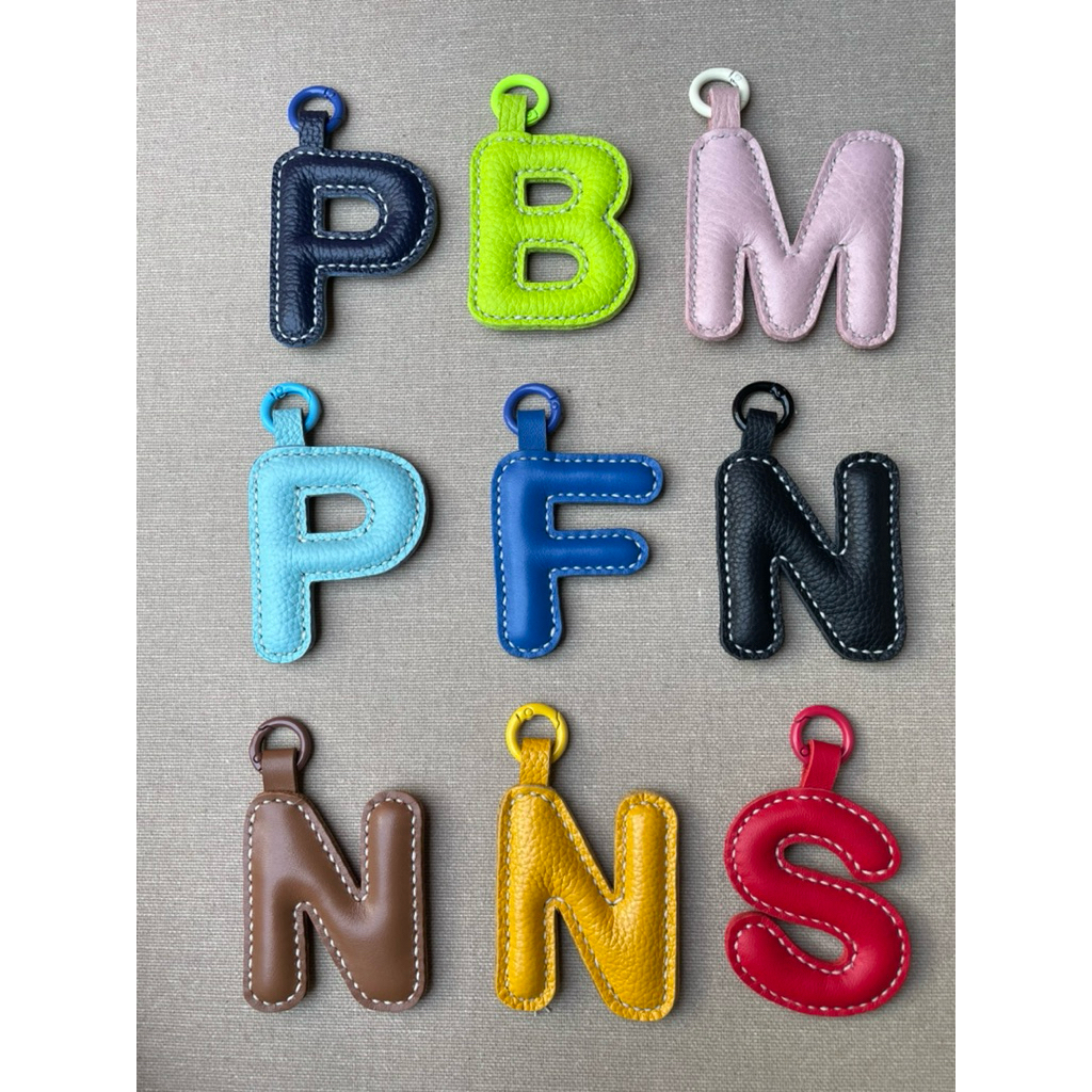 Initial Keychain | RANDOM Color | Number Keychain | DJAWIDE | Shopee ...