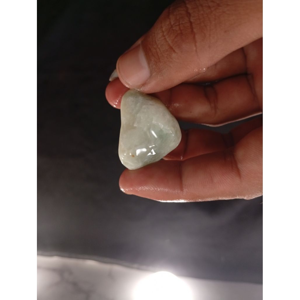 Jade stone and milky white agate results from natural meeting A47 ...