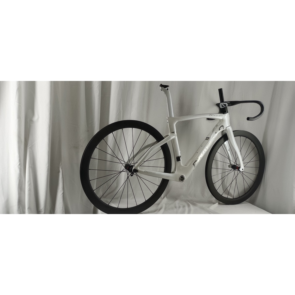 Cadre Vélo Airwolf T1100 Carbon Gravel - Compatible 700c & 650b, Poids 1050g, Garantie 2 Ans