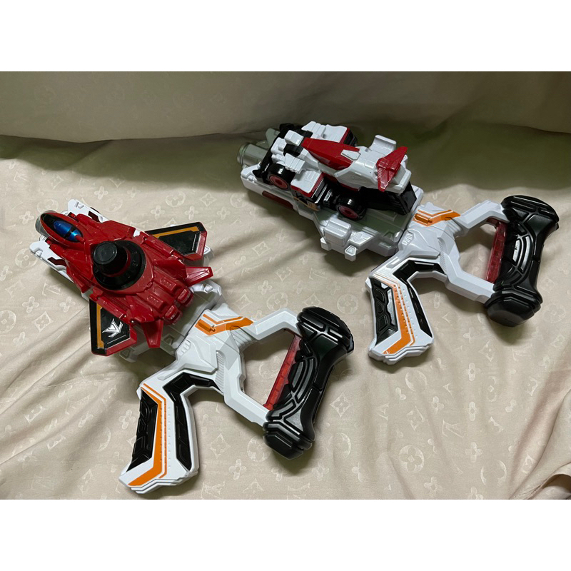Figurine Bandai DX VS Changer – Lupinranger VS Patoranger – Power Rangers