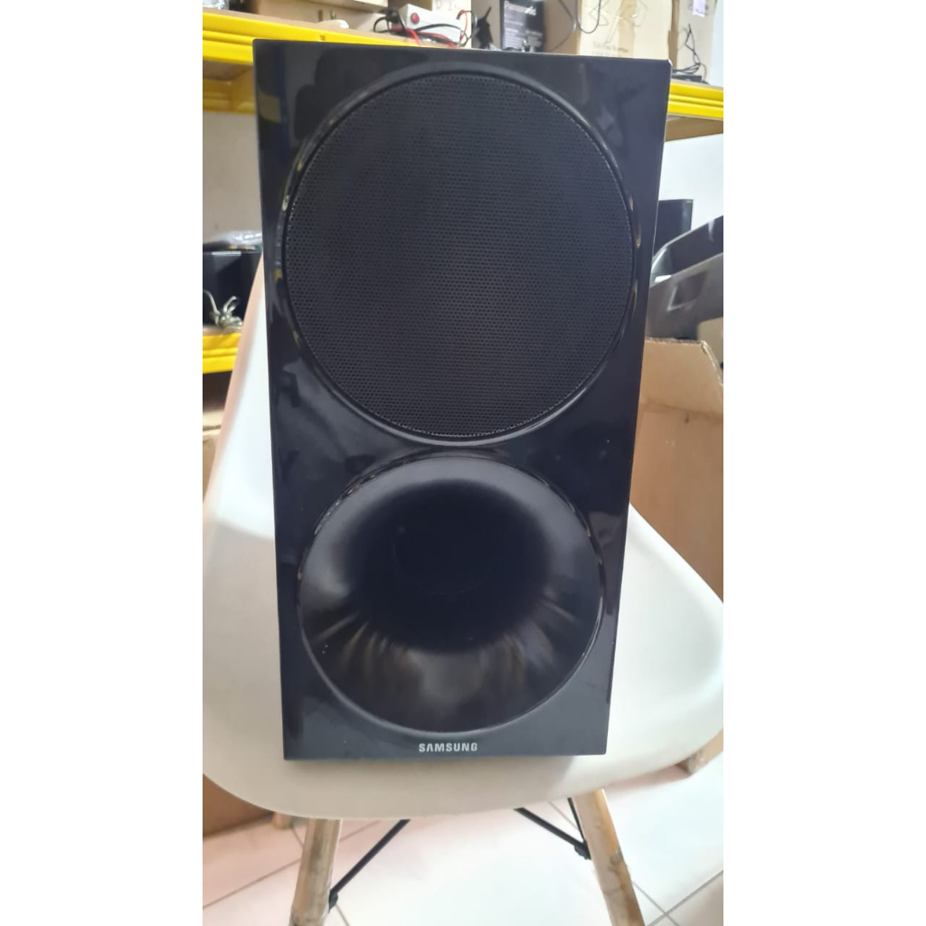 Samsung Home Theater HTF453HK 5.1 speaker with subwoofer entertainment