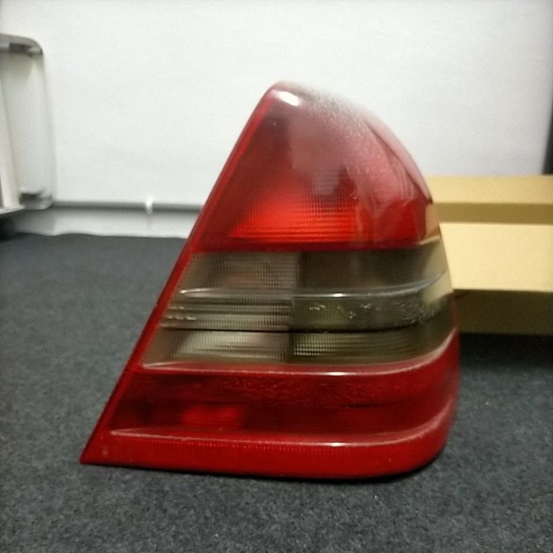 W202 TAIL LIGHT WITH BULB SOCKET RH ( USED ) | Shopee Philippines