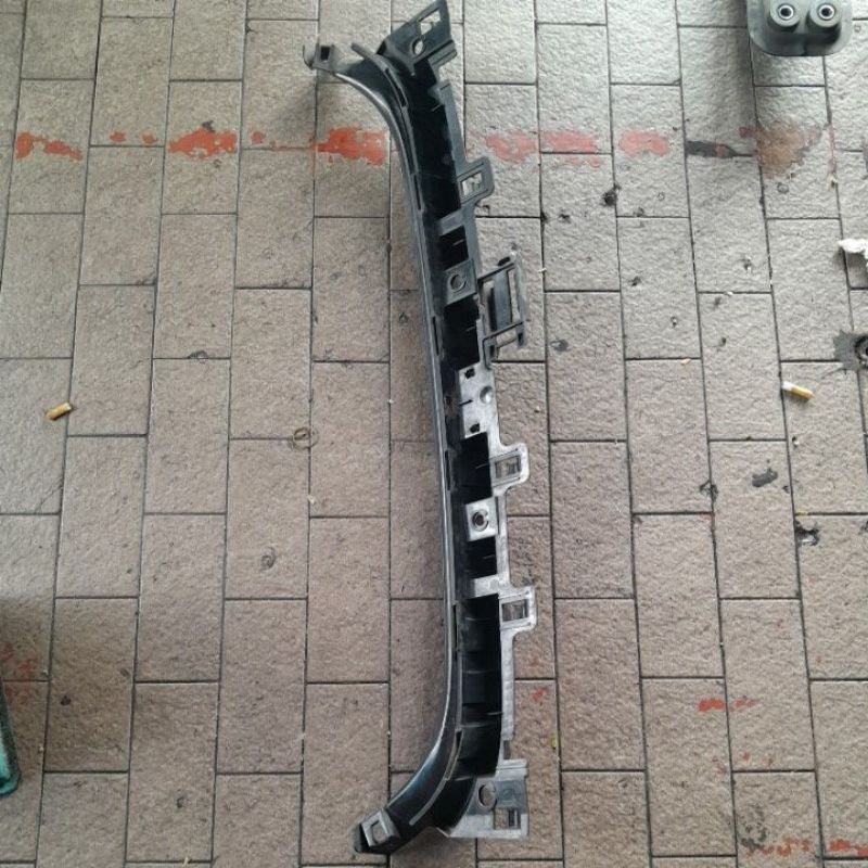 BMW E90 REAR Bumper Middle Bracket used japan | Shopee Philippines