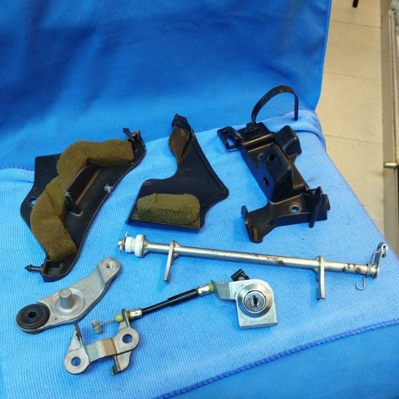 Yamaha R6 2008 - 2016 lock seat belakang / rear set lock / lock cable ...