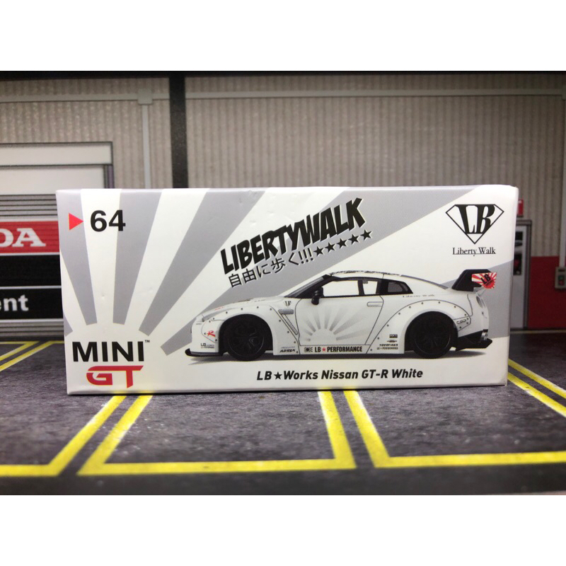 MiniGT 64 LBWK LB Works Nissan GTR R35 (WHITE) | Shopee Philippines