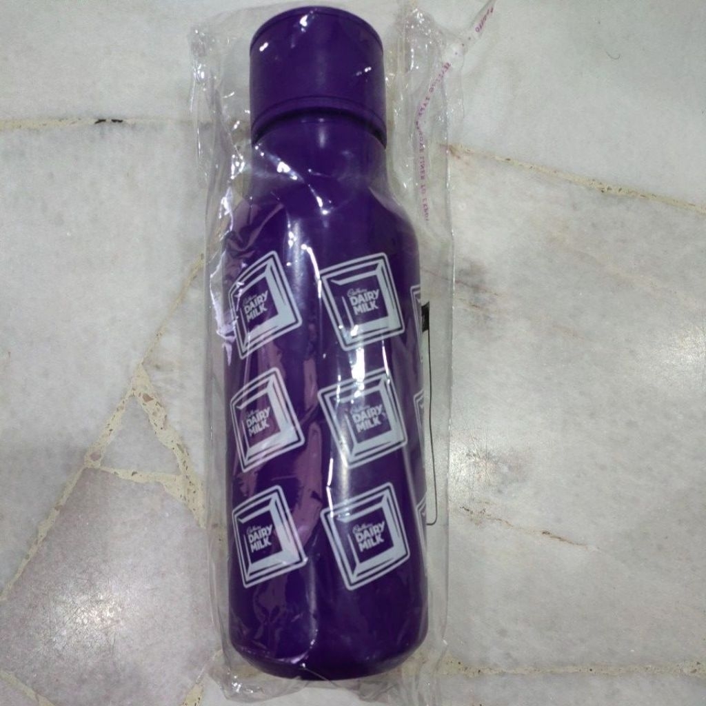 Botol Air Cadbury Dairy Milk 塑料水瓶 Cadbury Dairy Milk Water Bottle ...