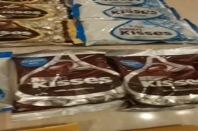 HERSHEY'S KISSES Milk Chocolate Candy (300g, 226g & 150g) [Choco ...