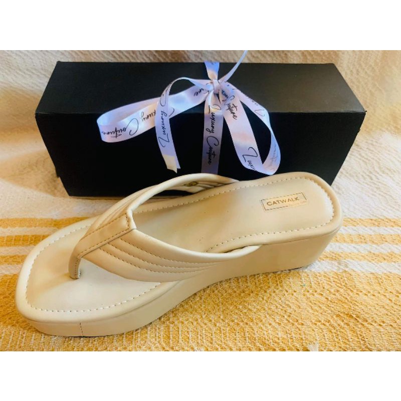 Trendy slip on wedge mall quality | Shopee Philippines