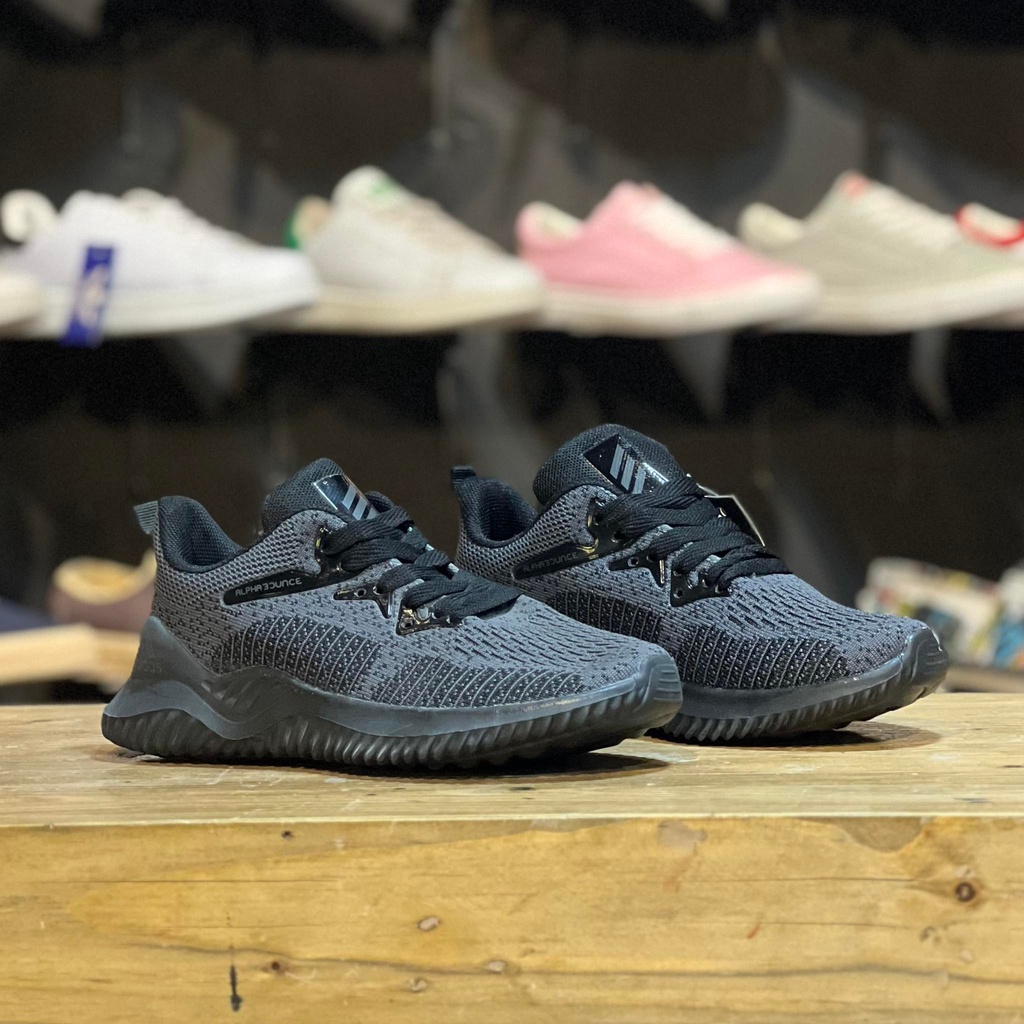 Alphabounce best sale training shoes