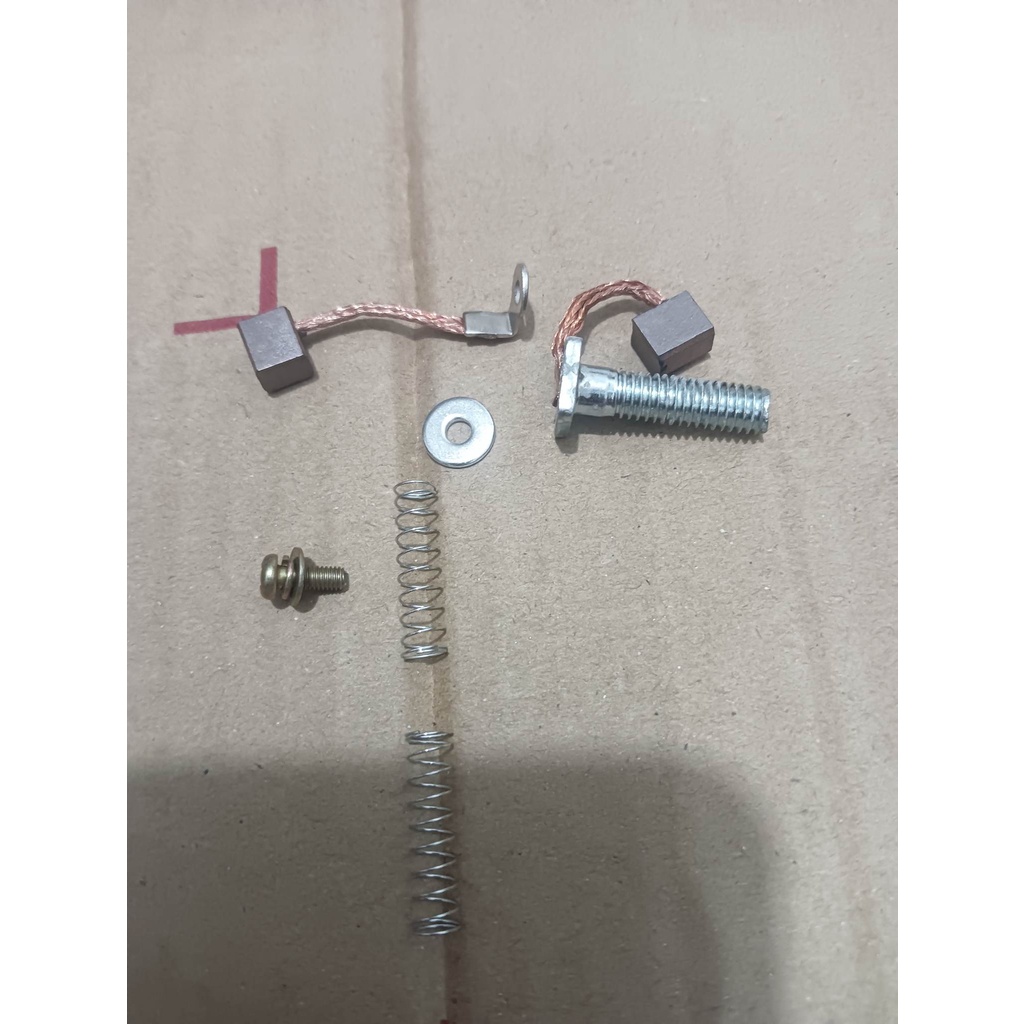 Kit 2 Spazzole In Carbonio 68-8214 Per Avviamento 12V – Compatibili Con TOYOTA 14.50x13x7mm
