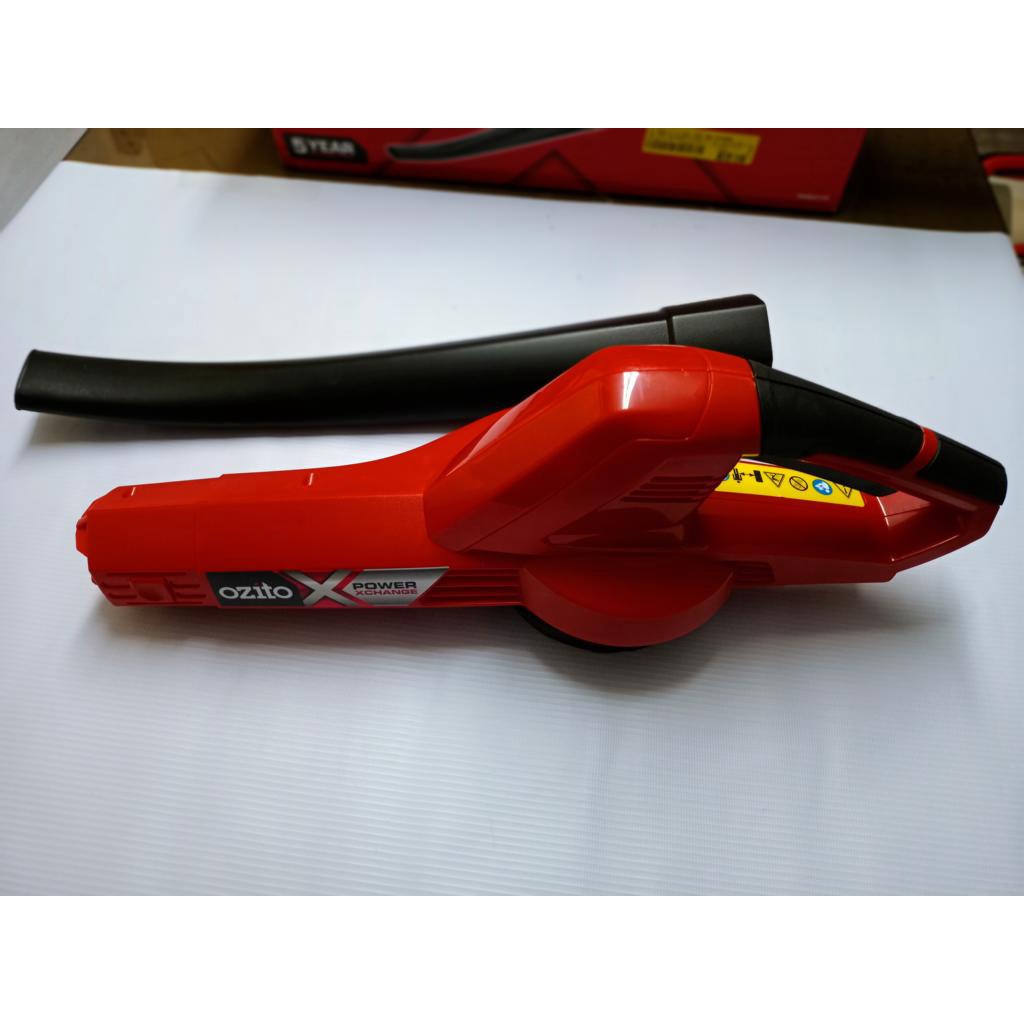 Leaf best sale blower ozito