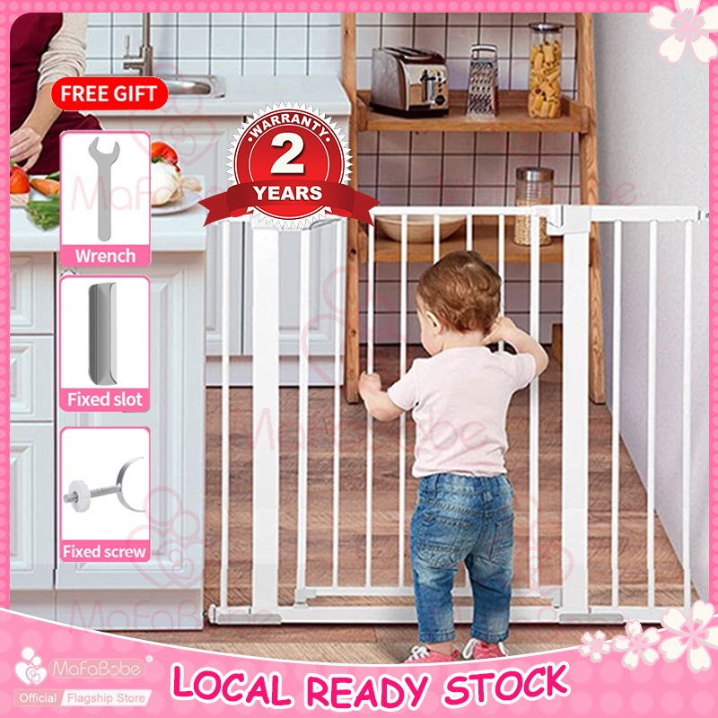 Mafababe Baby Gates Safety Fence Guard Iron Stairs Gate Door Fence