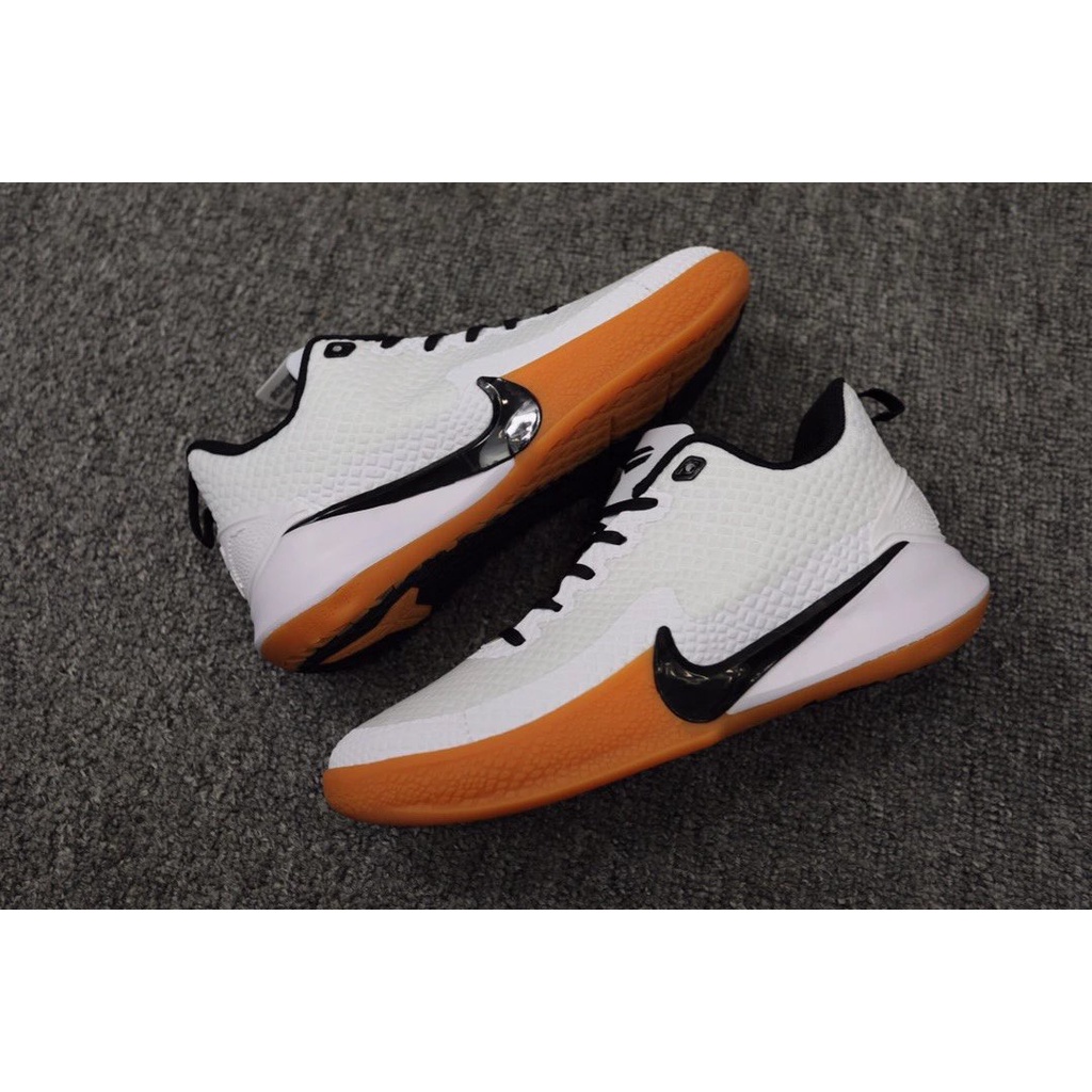 Big Discount!!!Kobe 11 basketball shoes sneakers for men with spike