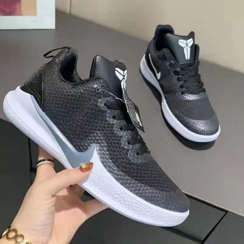 Fashion classic Kobe Mamba Low cut basketball shoes for kids sneaker