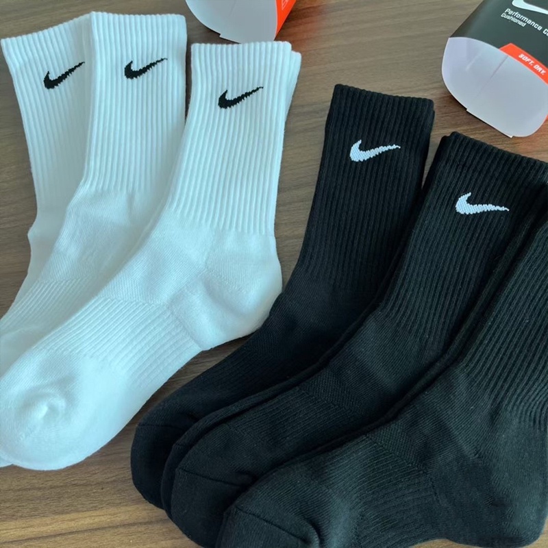 Messi Sports 1Pair Mid Cut Black/White Basketball Socks For Men