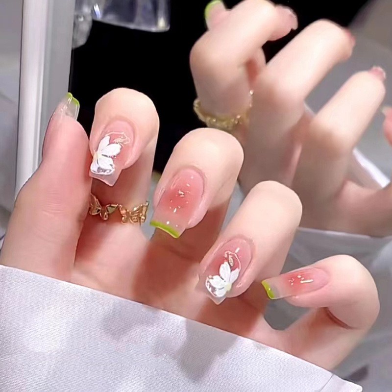 Vẽ nail hoa văn là một nghệ thuật tuyệt vời, bởi vì mỗi bông hoa và mẫu hoa đều có một ý nghĩa riêng. Nếu bạn muốn thấy cách các chuyên gia làm điều này, hãy xem hình ảnh liên quan.