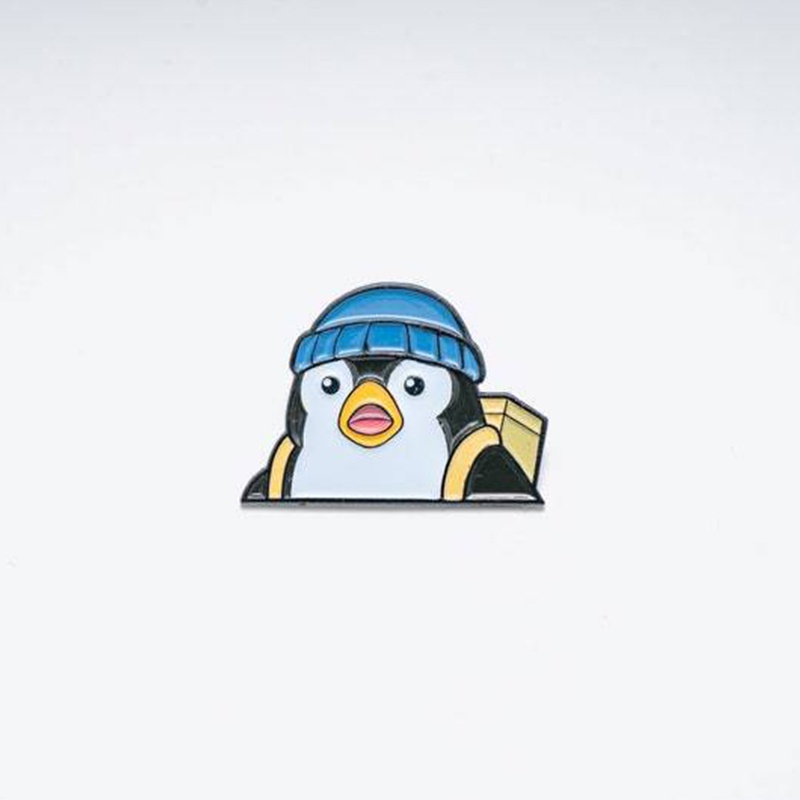Game Valorant Surprised Penguim Brooch Animal Roit Enamel Lapel Pin
