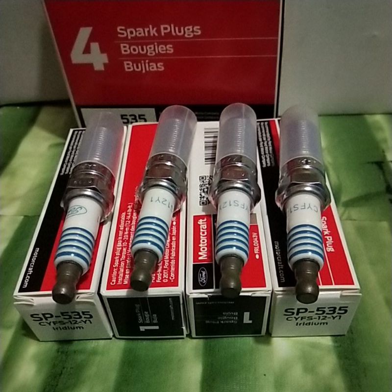 Iridium Spark Plug FORD ECOSPORT FORD FOCUS FORD FIESTA ECO SPORT OEM