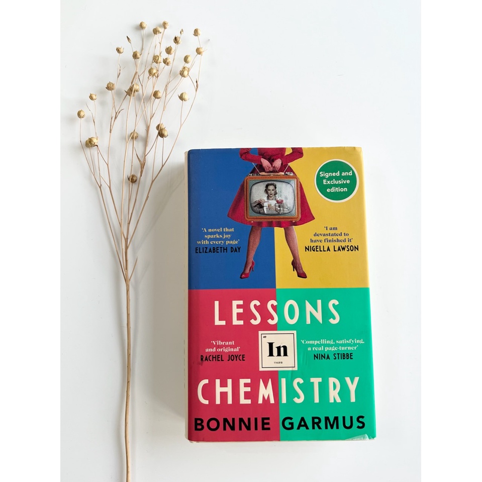 LESSONS IN CHEMISTRY by Bonnie Garmus (Preloved, Hardback) Authentic ...