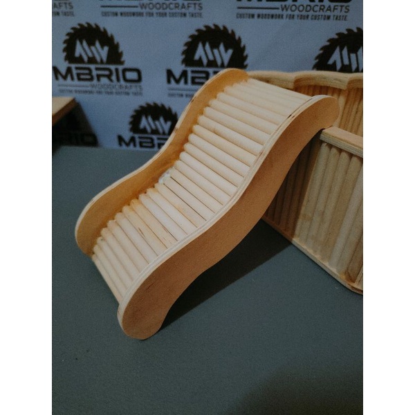 Mbrio Wavy Wormy Wooden Ladder Climbing Ramp for Dwarf & Syrian ...