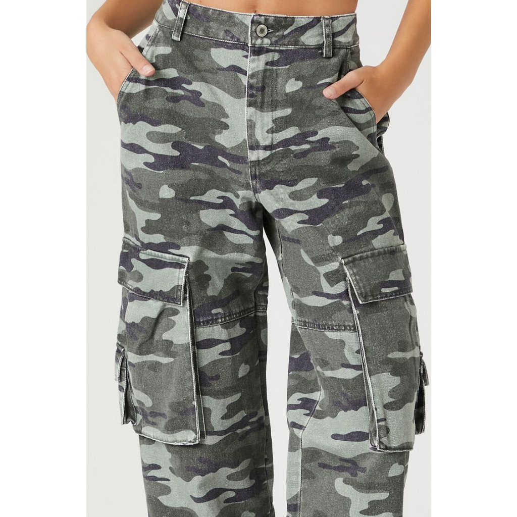 Forever 21 Women s Camo Print Cargo Pants Shopee Philippines