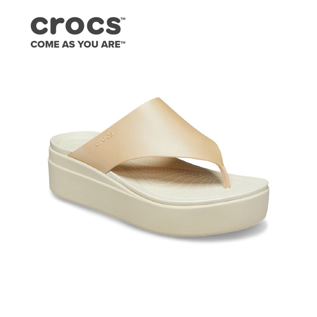 Crocs Women's Brooklyn Metallic Flip Low Wedge in Champagne Bone