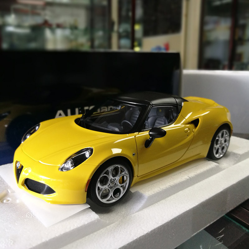 1/18 Scale ALFA ROMEO 4C Convertible Sports Car Resin Car Model ...