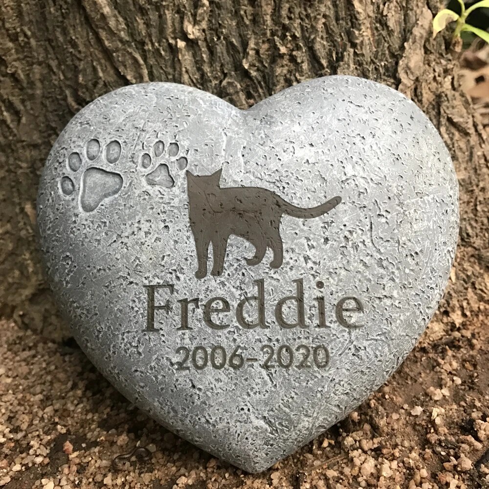 48k Personalized Dog Pet Memorial Stone Heart Shaped Dog Cat Pet Grave ...