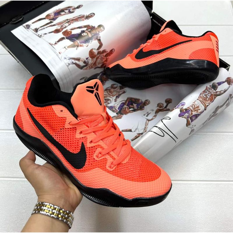 Kobe 11 em low barcelona hotsell