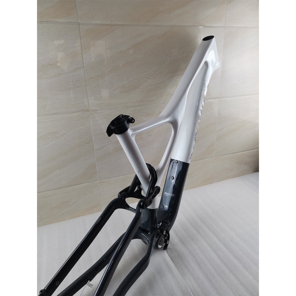 High quality mountain carbon frame asymmetrical design threaded BB 29er ...