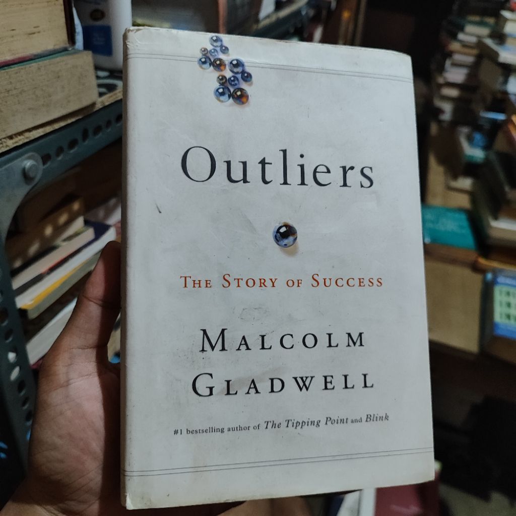 Outliers by Malcolm Gladwell (Hardbound) | Shopee Philippines