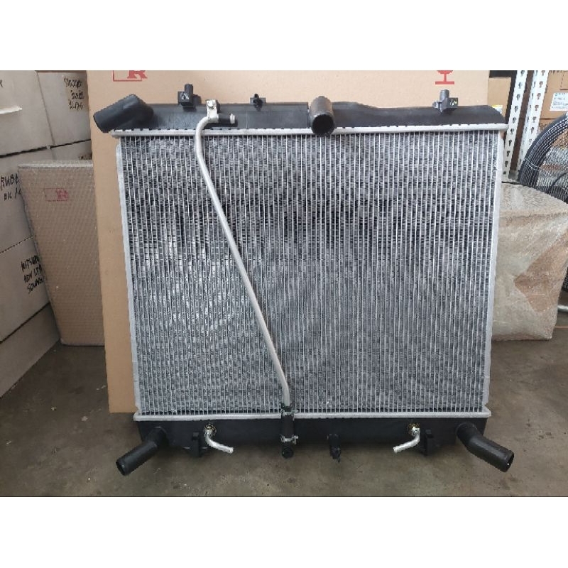 Evercool Hiace Grandia Radiator 4 Holes Automatic | Shopee Philippines