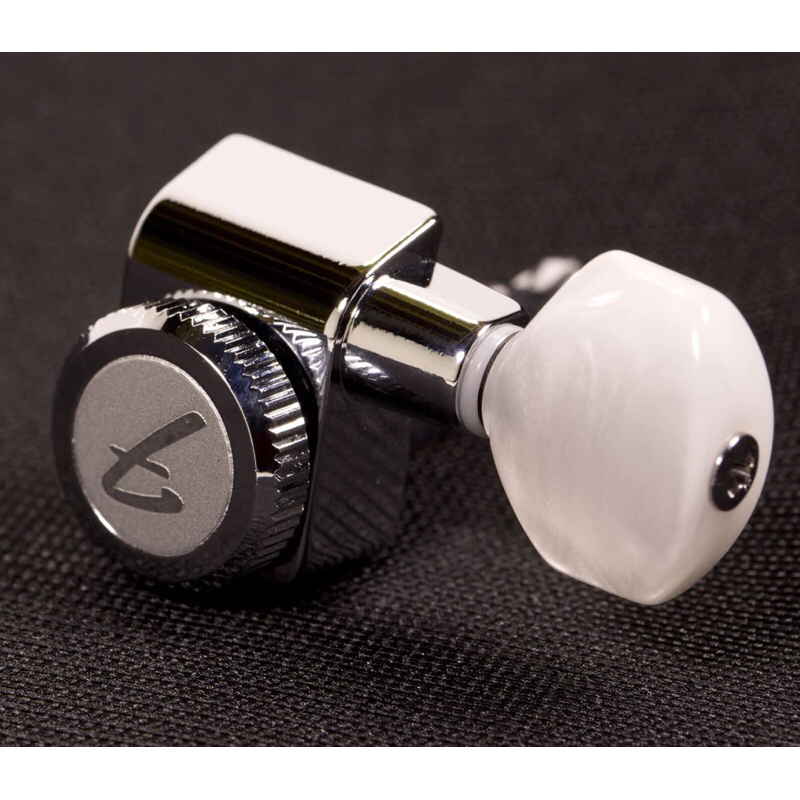 HIPSHOT BUTTON SET OF 6 A07F PEARLOID FOR FENDER LOCKING TUNERS