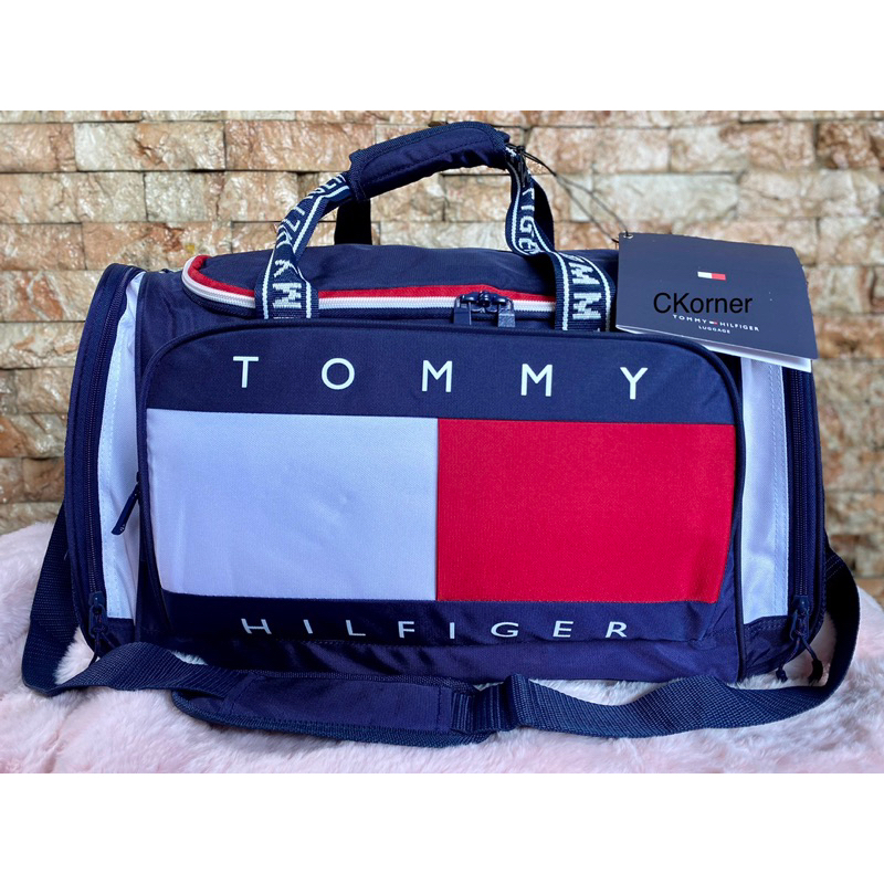 Hilfiger hot sale travel bag