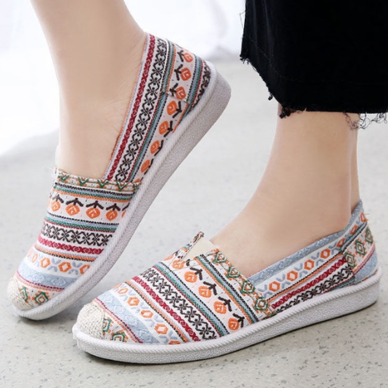 JY. Ladies Rainbow Canvas Traditional Slip Ons Pure Rattan Loafers 