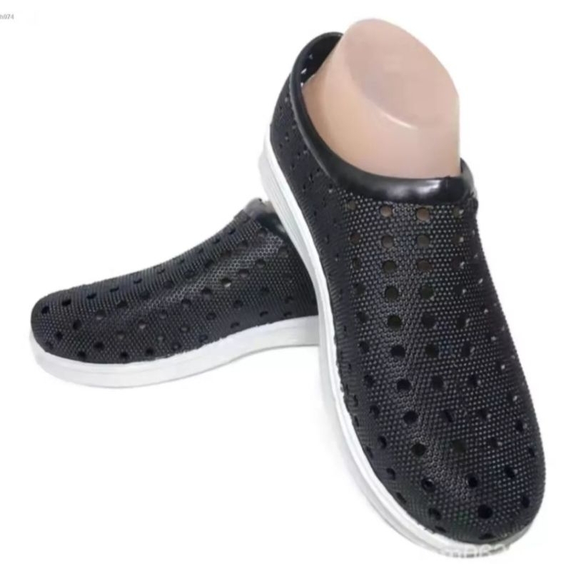 Crocs Farlight Comfortness Water Shoes Riders Shoes na pang tag ulan Rainy Shoes for men and women