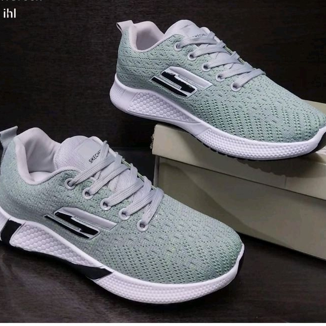 fashion Skechers for ladies/ lowcut/ running shoes/ fashion only