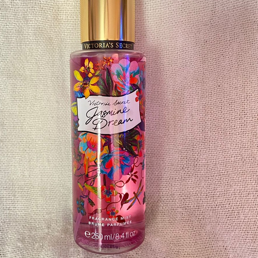 Jasmine Dream Victoria's secret Fragrance mist eith US barcode 250ml