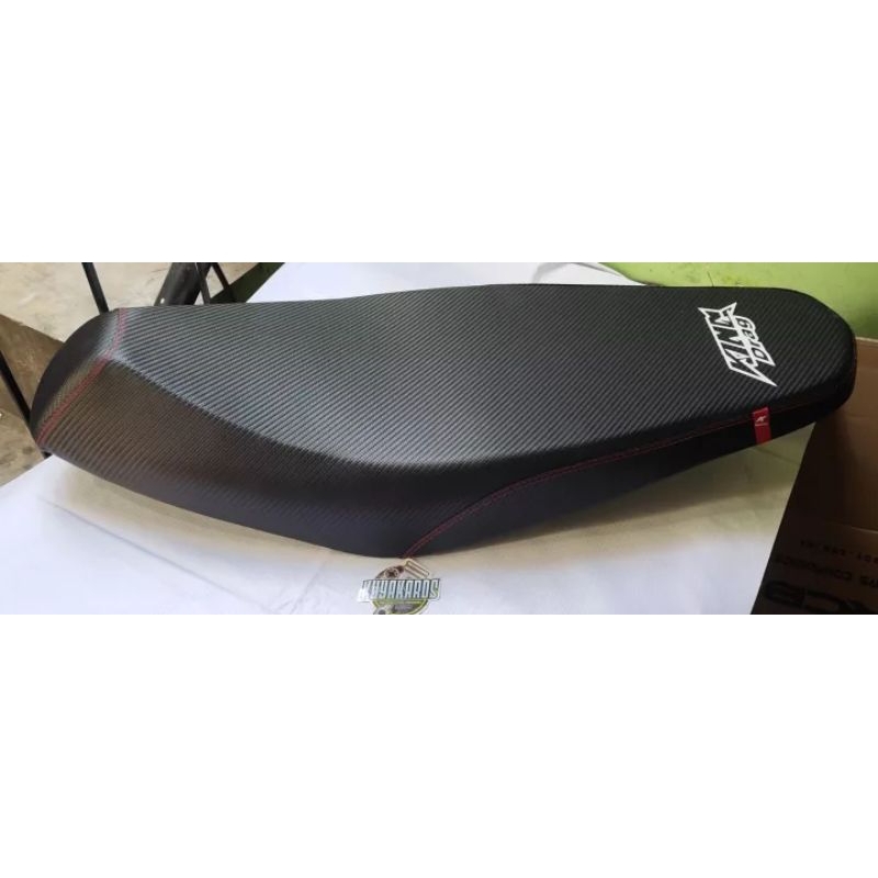 KING DRAG CARBON FLAT SEAT ASSEMBLY VEGA FORCE FI/VEGA FORCE CLASSIC