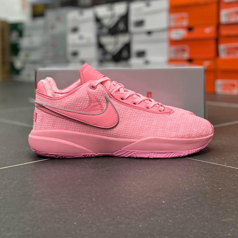 Lebron 20 Pink Drew League Colorway : r/BBallShoes