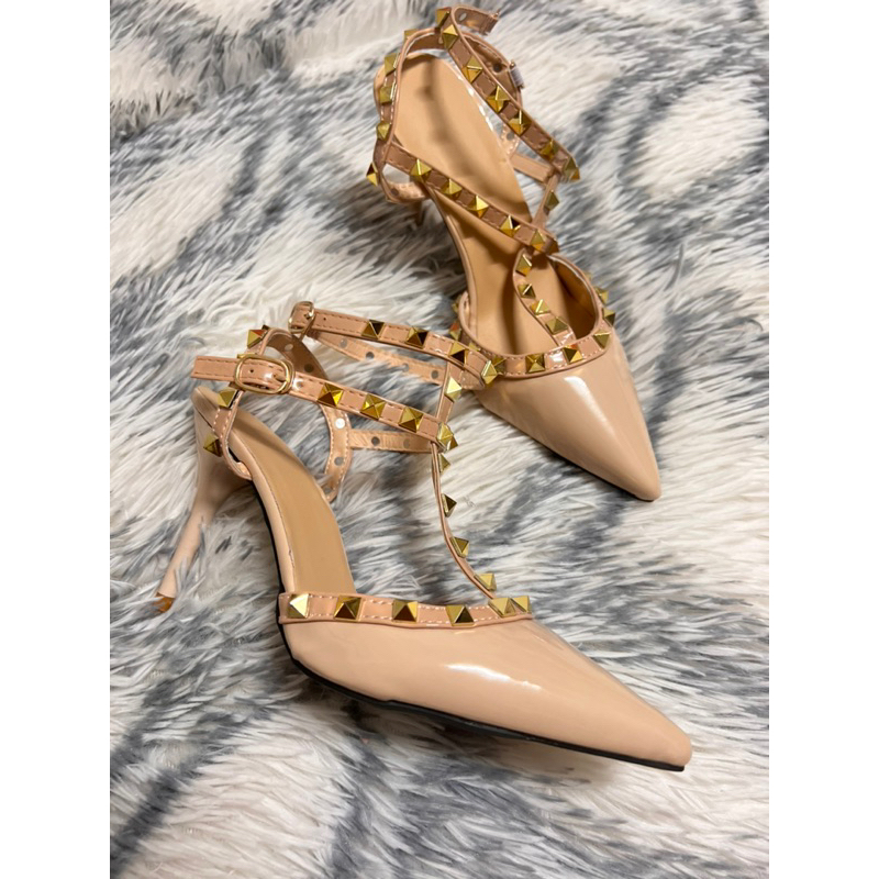 Heels with store gold studs