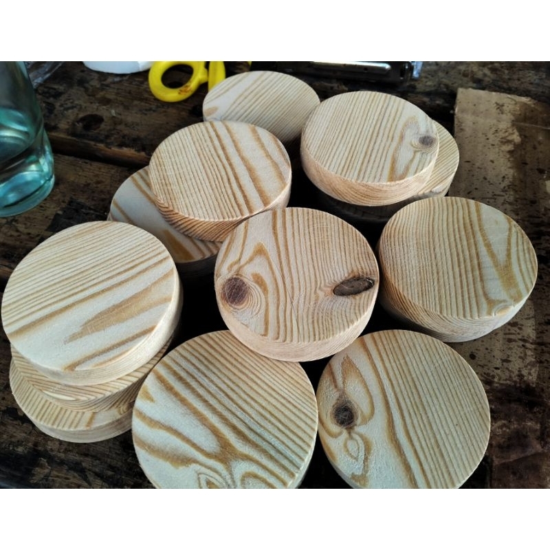 Round wood.3 inches diameter or 7.6 cm. 1.5 to 1.7 cm ..smooth all over ...