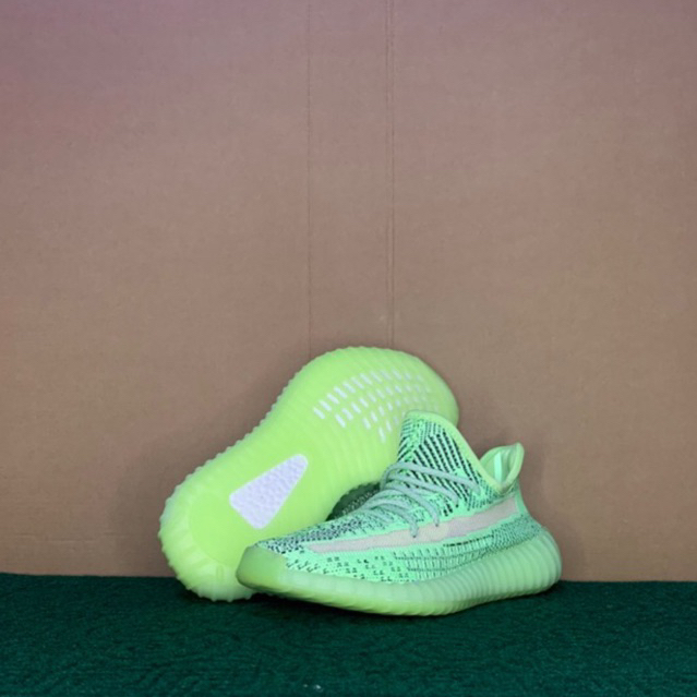 yeezy boost 350 glow reflective mall pullout 36/22cm | Shopee