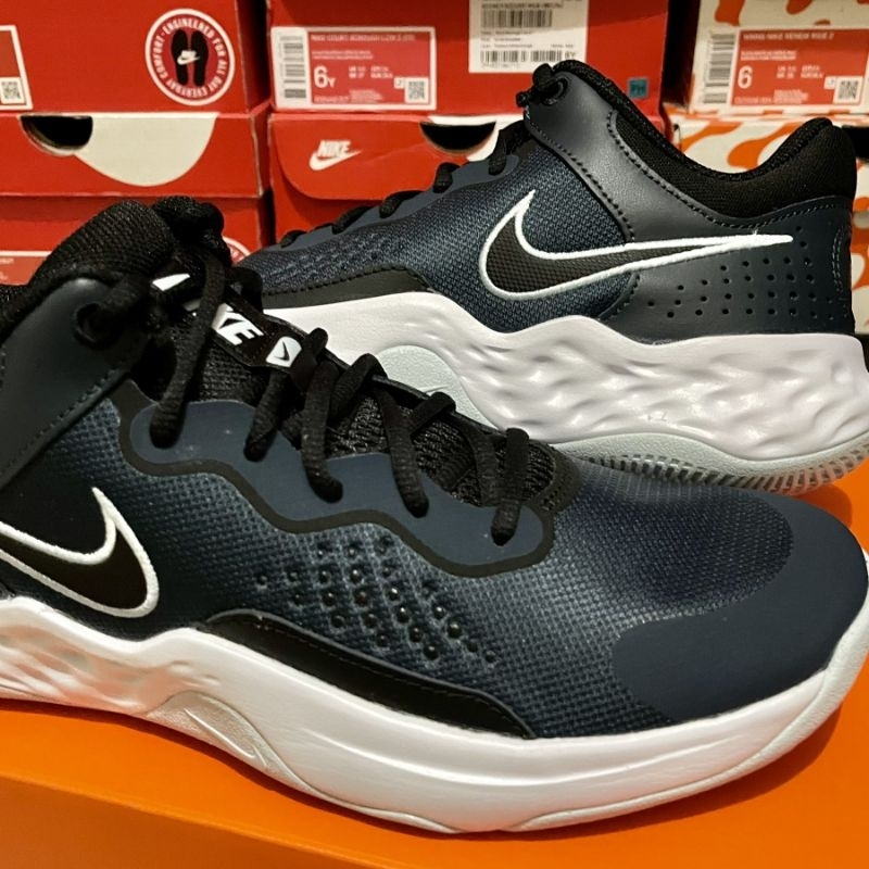 boys navy nike shoes